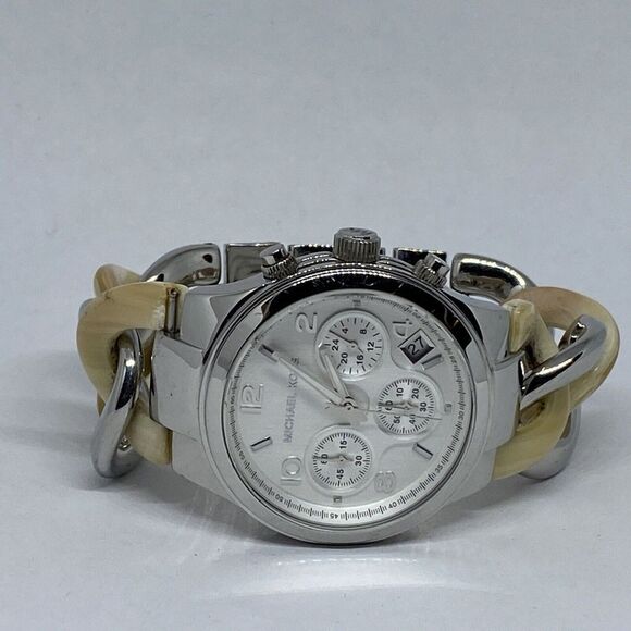 Michael Kors Runway MK4263 Womens Beige & Silver Strap Analog Quartz Watch MP742 - Picture 7 of 12